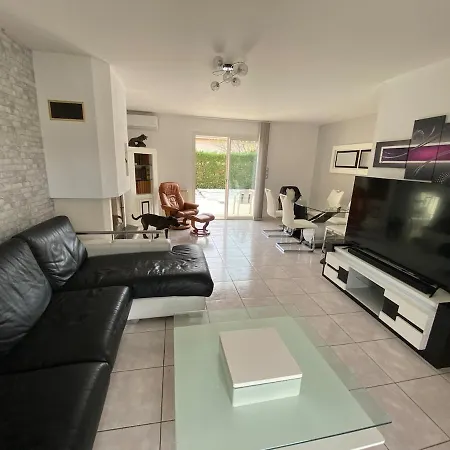 Proche St Cyprien Piscine Villa Perpignan