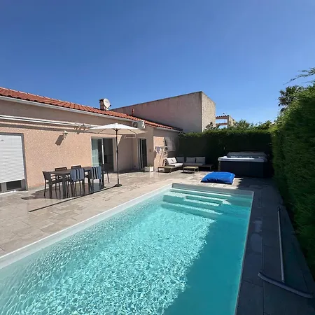 فيلة Proche St Cyprien Piscine